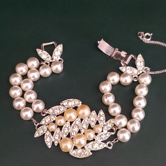 Vintage Emmons Faux‎ Pearl and Rhinestone Bracelet Silver Tone 50's MCM - Picture 3 of 8